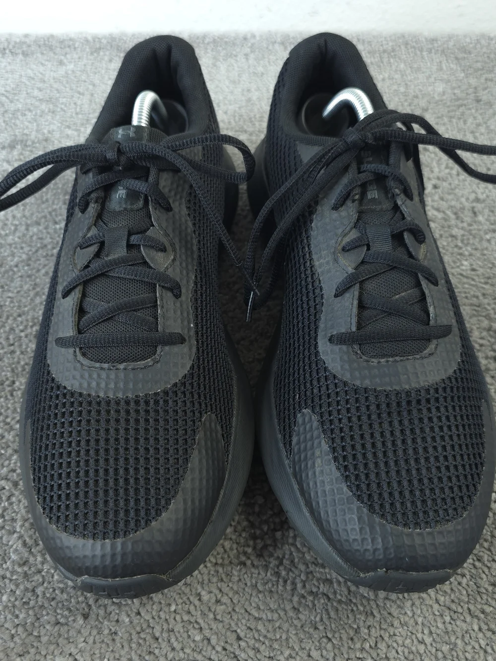 Under Armour Surge 3 Mens Size 11 Running Shoes 3024883-002 Black Low Top